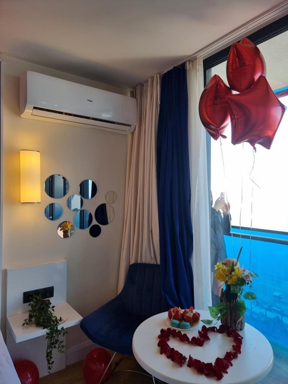Orbi City Aparthotel Batumi Exterior photo